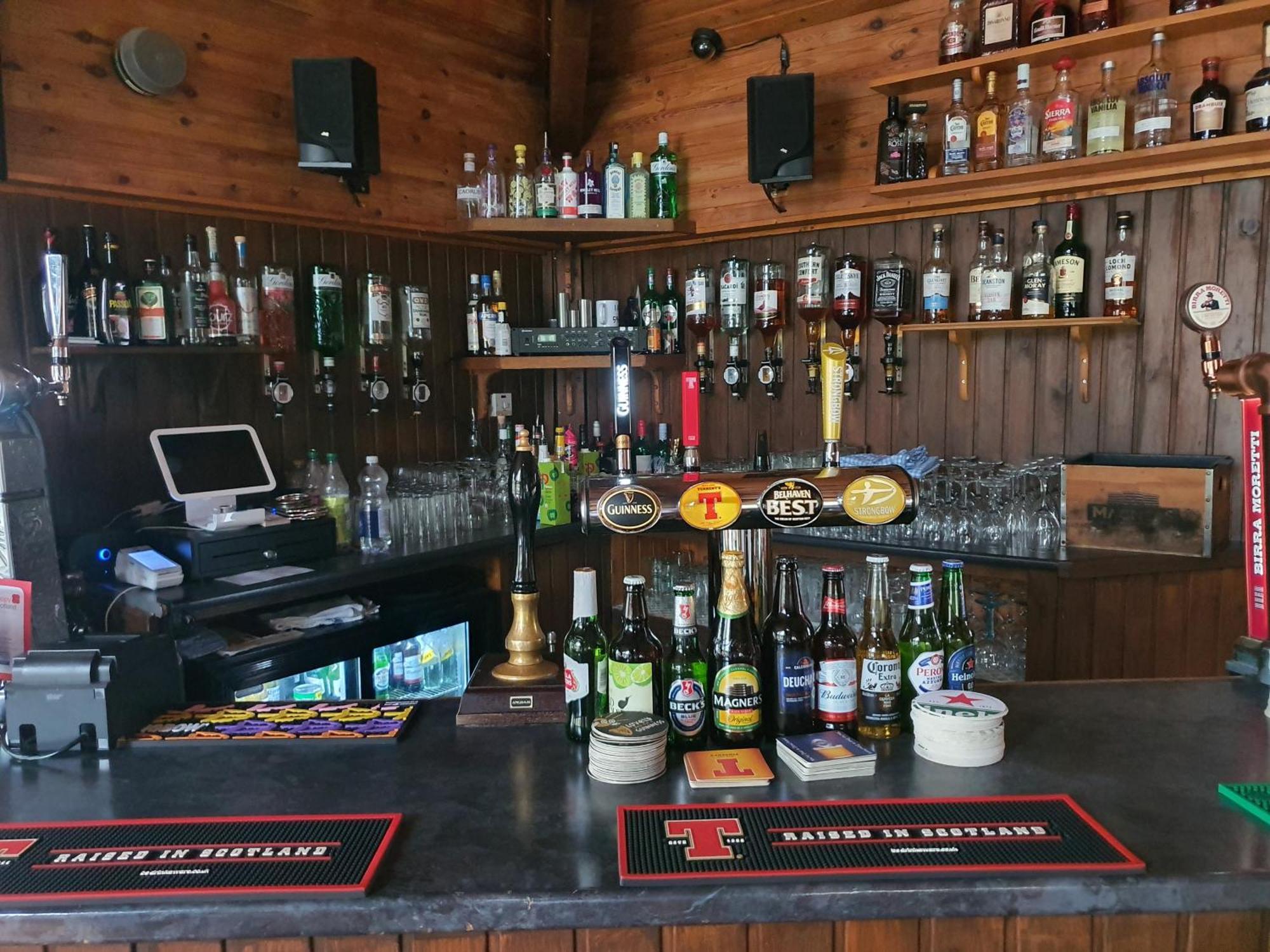 The River Inn Килин Екстериор снимка